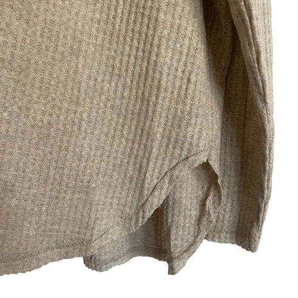 TWO Out From Under Long Sleeve Oversized Soft Tops, Tan & Gray, Size XS - Picture 5 of 14